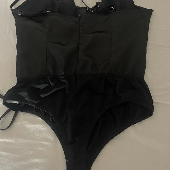 Black Lace-Up Bodysuit - Picture 2 of 2
